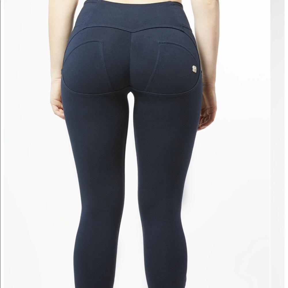 Freddy WR.UP FASHION
Mid Rise Full Length 3 Button